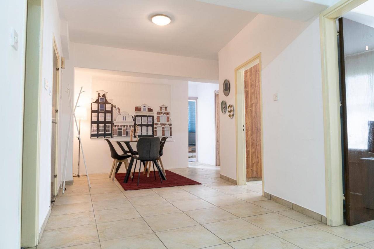 Private Room In Shared Flat Nicosia Exterior photo