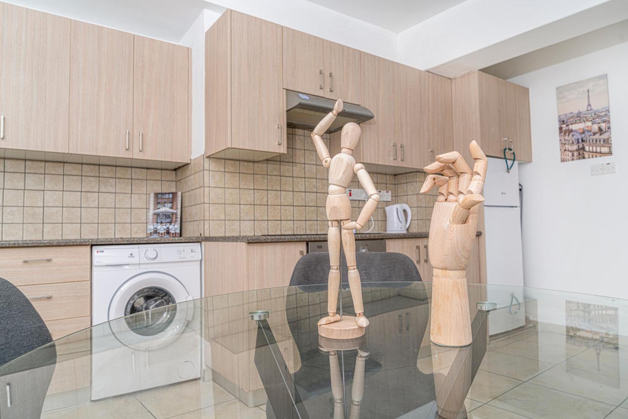 Private Room In Shared Flat Nicosia Exterior photo