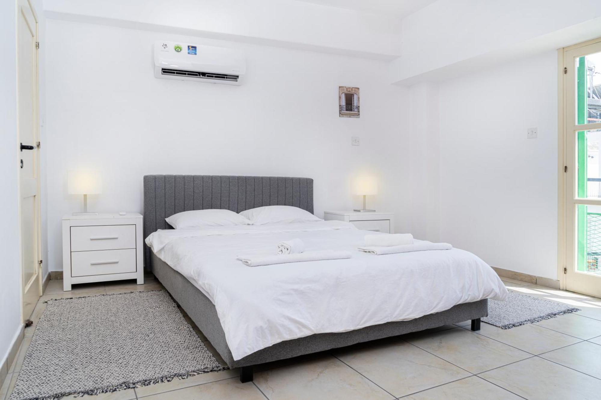 Private Room In Shared Flat Nicosia Exterior photo