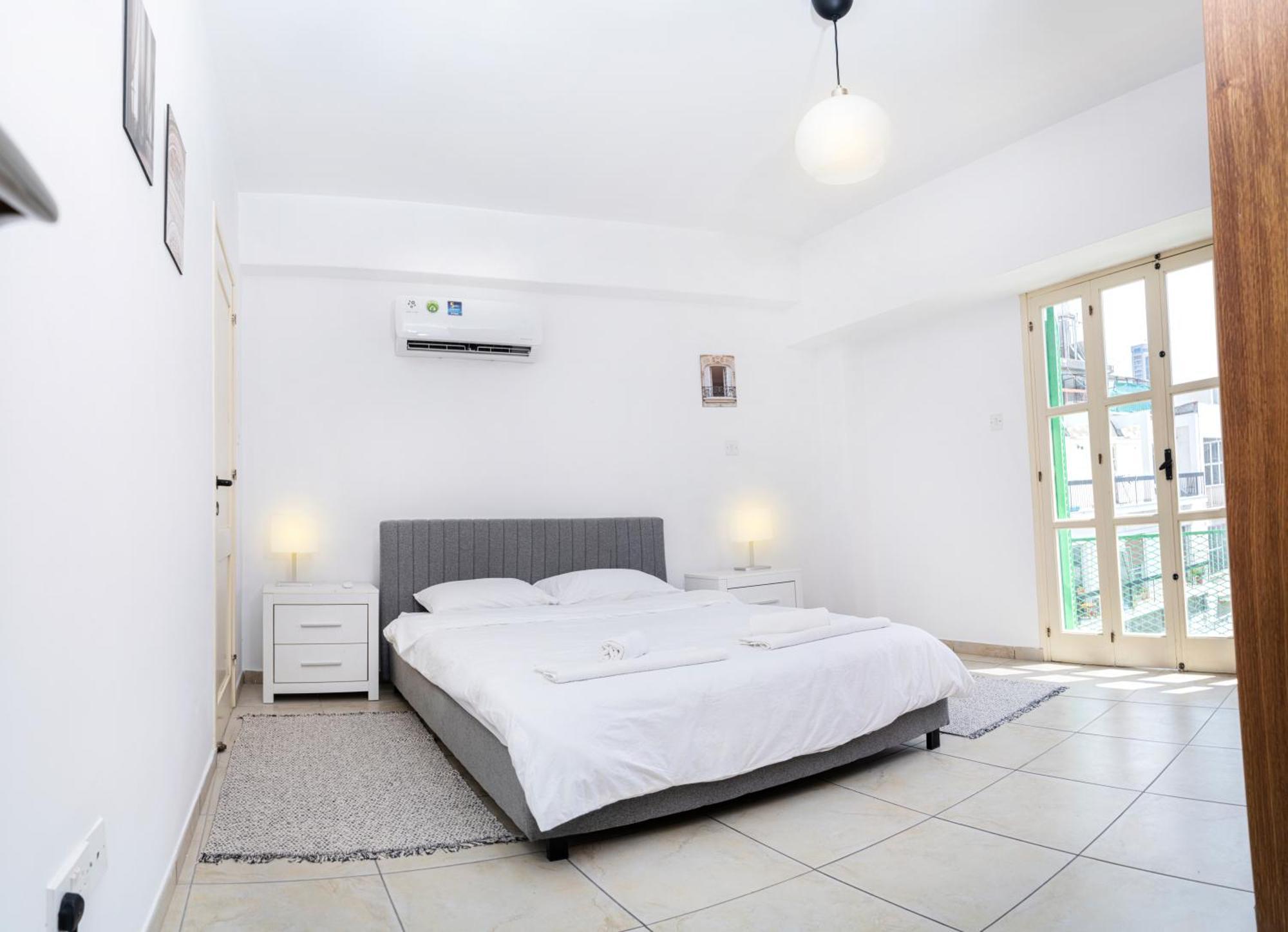 Private Room In Shared Flat Nicosia Exterior photo